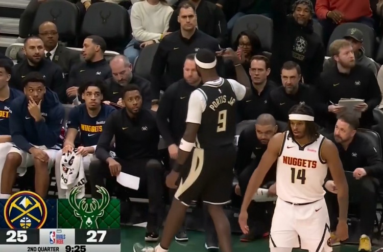 pg电子-百步穿杨！波蒂斯三分命中 帮助雄鹿反超比分打停掘金